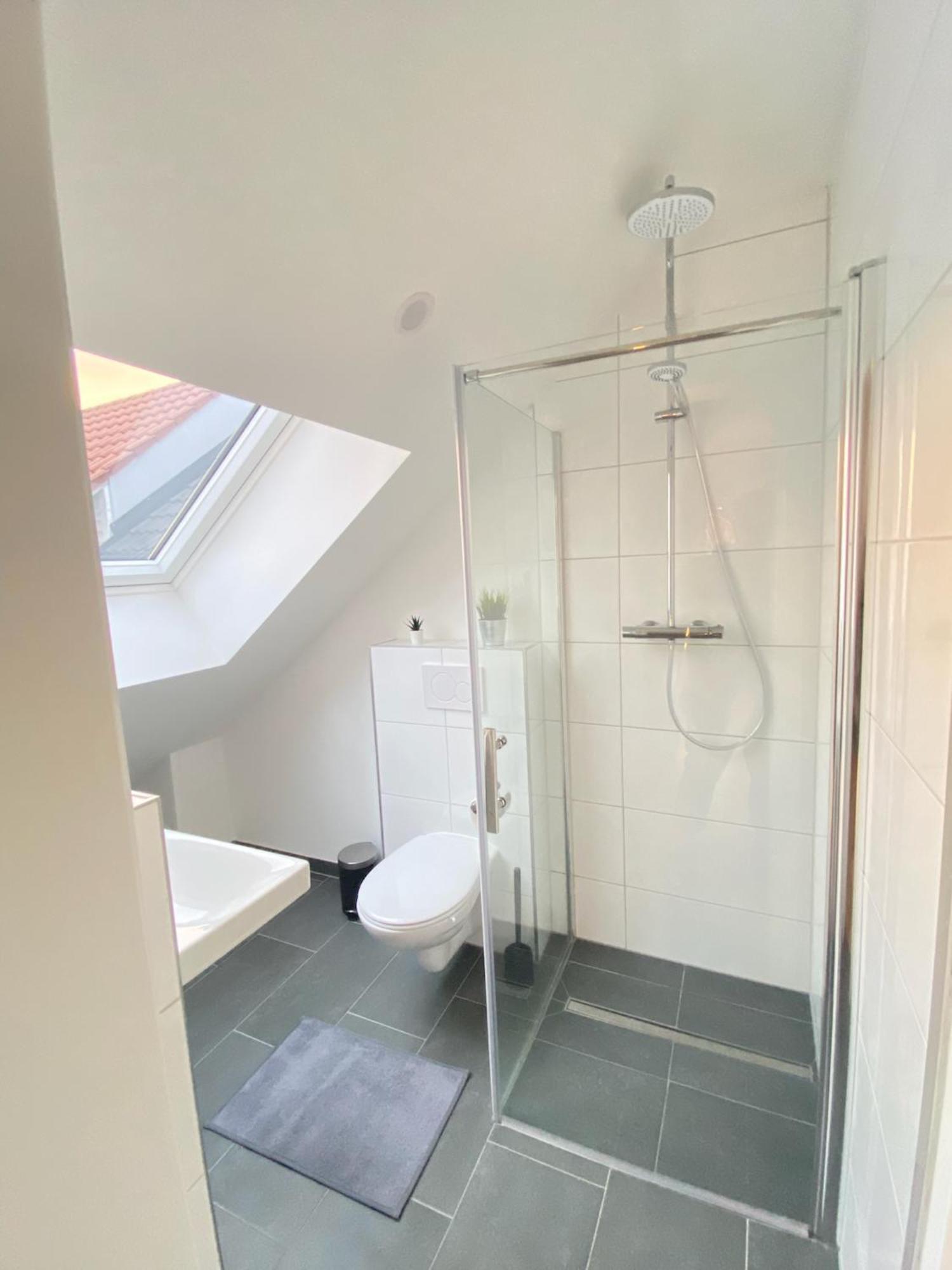 קרלסרוהה Charmantes Studio-Apartment Im Herzen Von Neureut - Fussbodenheizung, Regendusche, Waschmaschine, Stellplatz מראה חיצוני תמונה
