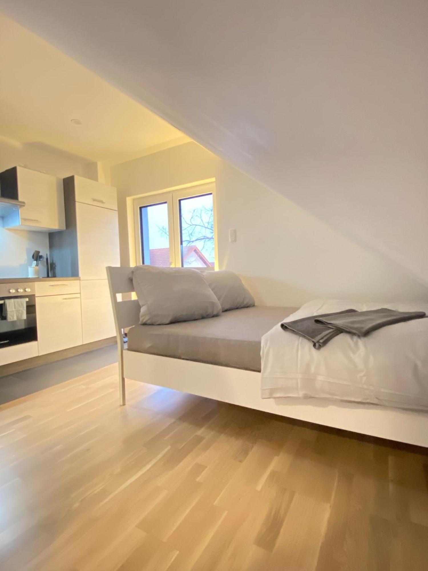 קרלסרוהה Charmantes Studio-Apartment Im Herzen Von Neureut - Fussbodenheizung, Regendusche, Waschmaschine, Stellplatz מראה חיצוני תמונה